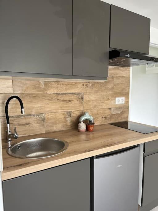 Apt T2 Neuf Terrasse Arles Bagian luar foto